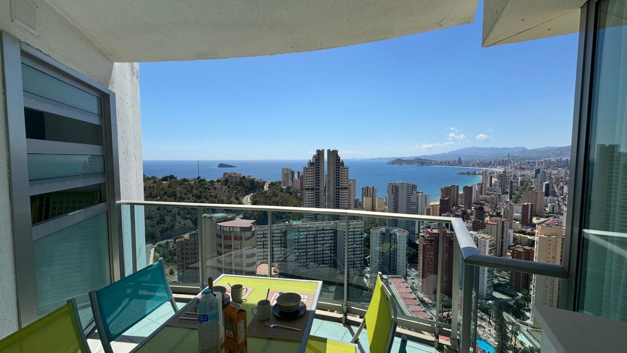 2-Bedroom Apartment With Sea Views Benidorm Bagian luar foto