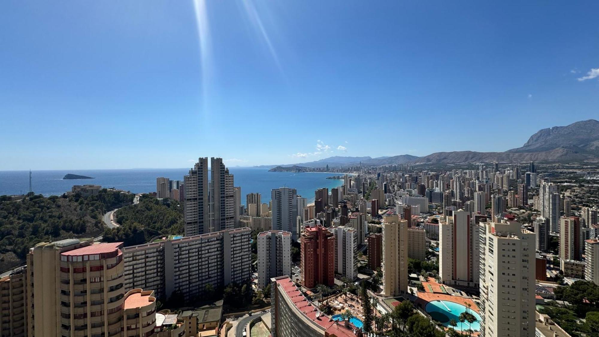 2-Bedroom Apartment With Sea Views Benidorm Bagian luar foto